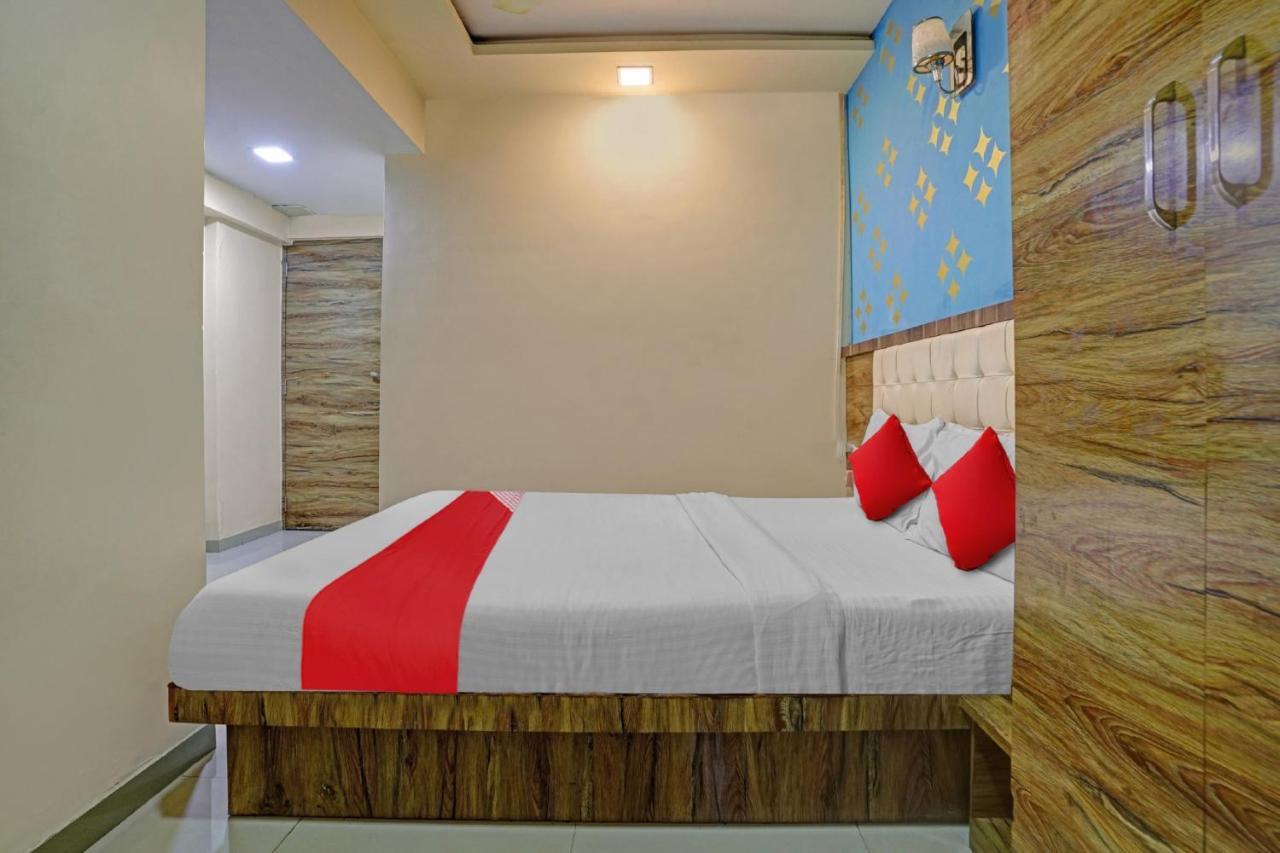 Pop 81030D Hotel Crystal Park Jogeshwari Mumbai Bagian luar foto
